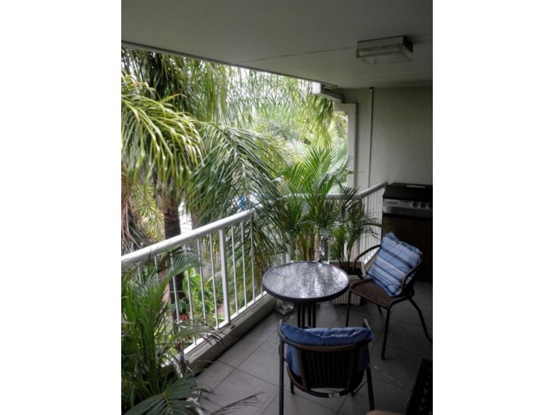 42/27 Wharf Road, Broadbeach QLD 4218