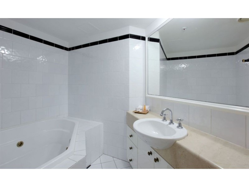 25/7 Elkhorn Avenue, Surfers Paradise QLD 4217