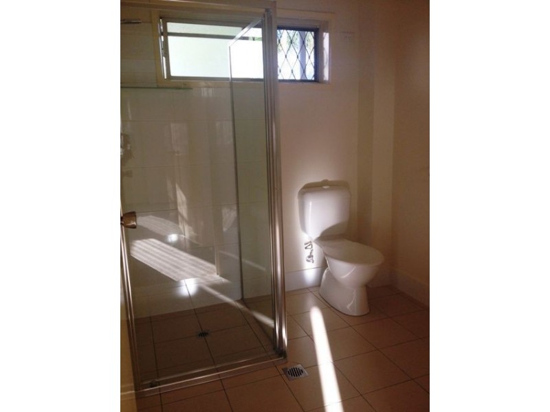 2/2423 Gold Coast Highway, Mermaid Beach QLD 4218