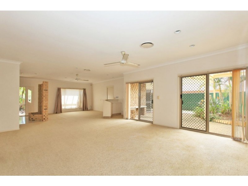 7 Strathmore Court, Robina QLD 4226