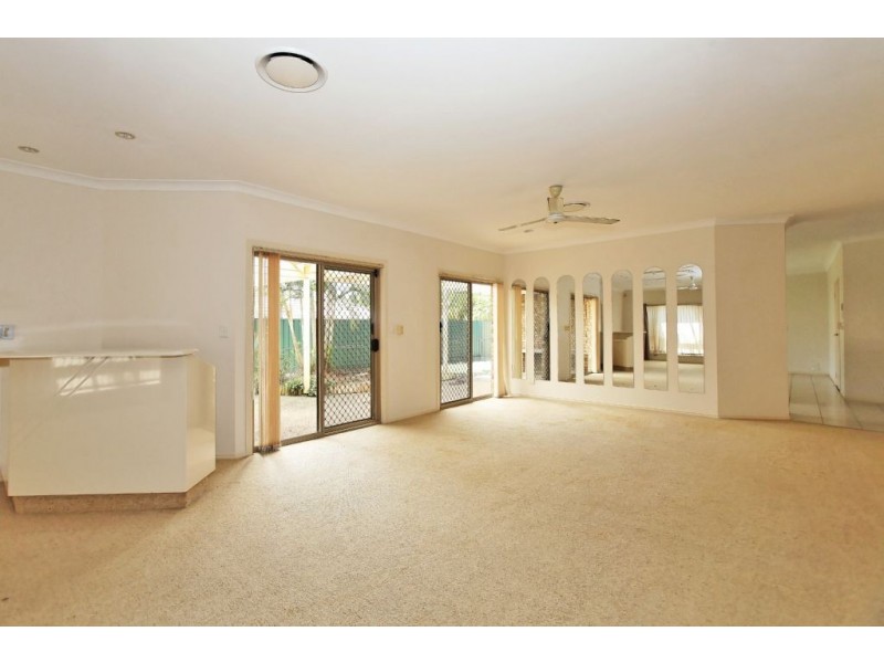 7 Strathmore Court, Robina QLD 4226