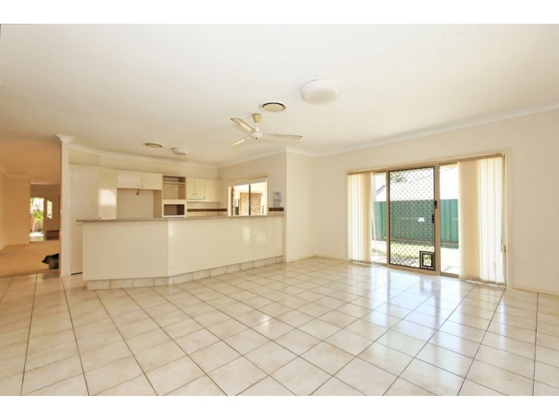 7 Strathmore Court, Robina QLD 4226