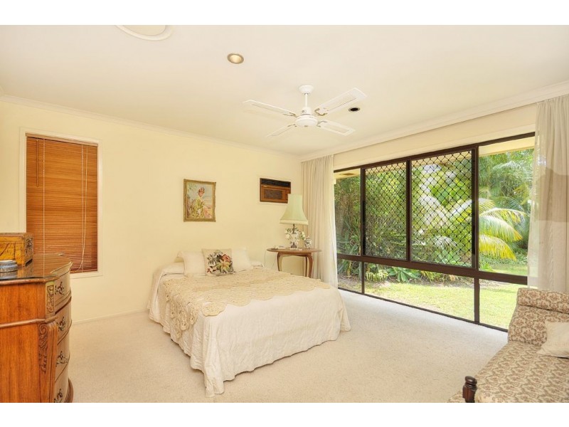 19 McCleary Street, Sorrento QLD 4217