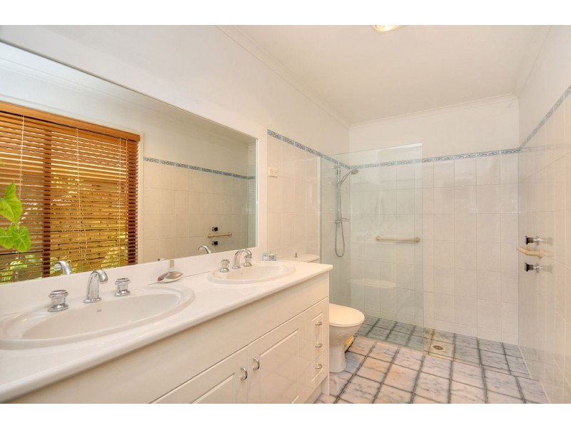 19 McCleary Street, Sorrento QLD 4217