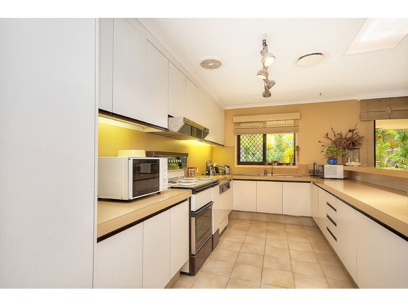 19 McCleary Street, Sorrento QLD 4217