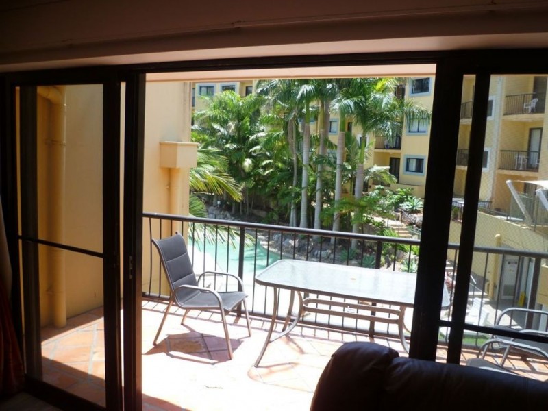 28B/1 Great Hall Drive, Miami QLD 4220