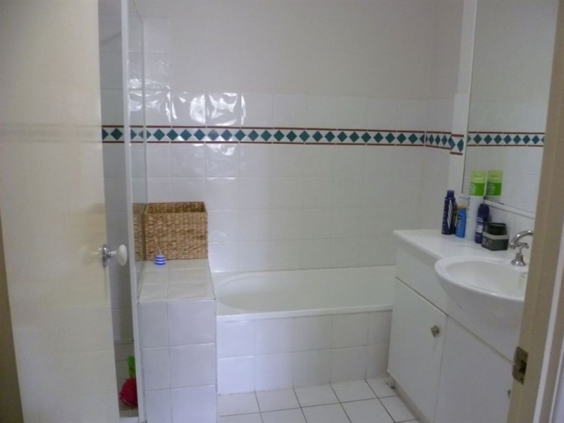 28B/1 Great Hall Drive, Miami QLD 4220