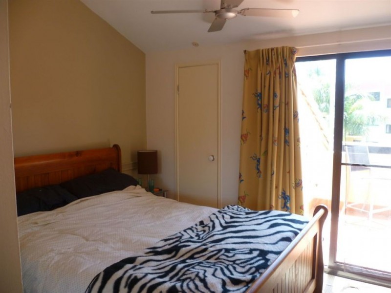 28B/1 Great Hall Drive, Miami QLD 4220