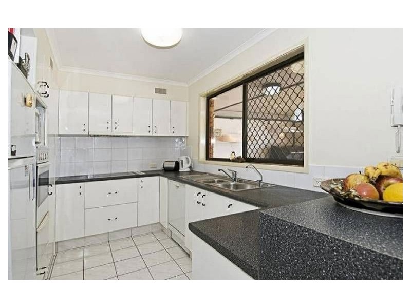 36 Claymore Crescent, Sorrento QLD 4217