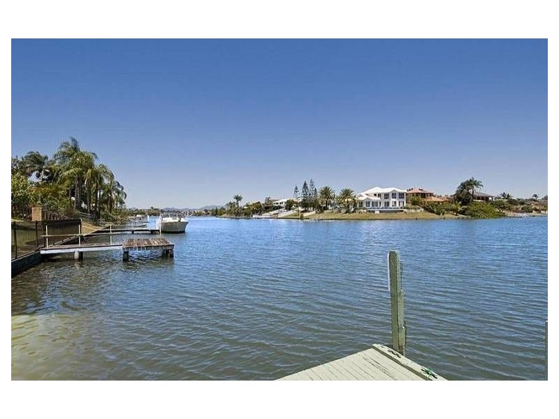 36 Claymore Crescent, Sorrento QLD 4217