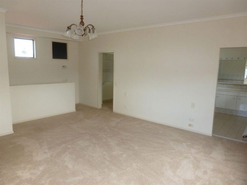 36 Claymore Crescent, Sorrento QLD 4217