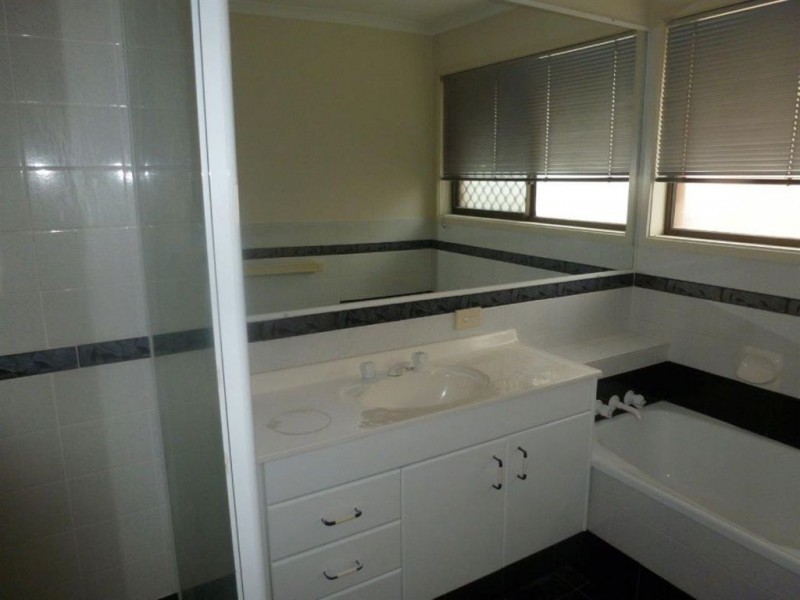 36 Claymore Crescent, Sorrento QLD 4217