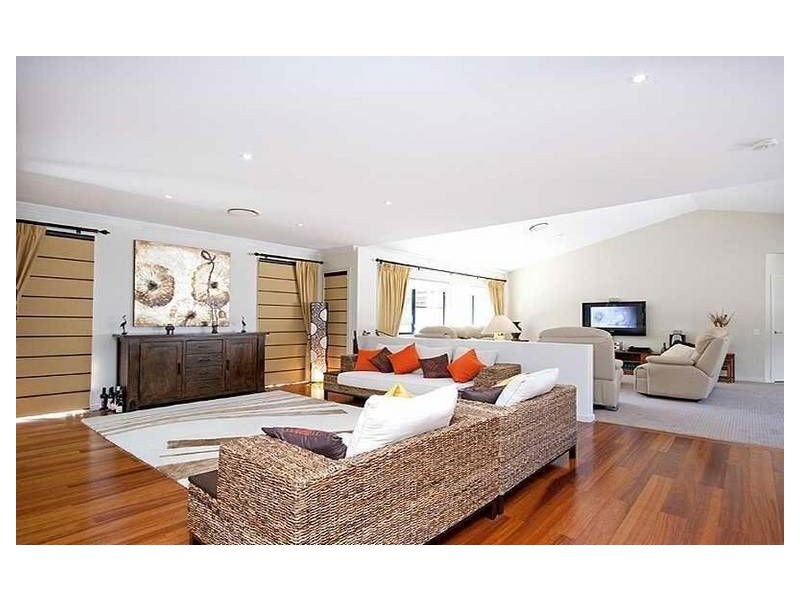 10 Northpoint Close, Robina QLD 4226