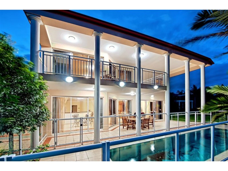 4 Witt Avenue, Carrara QLD 4211