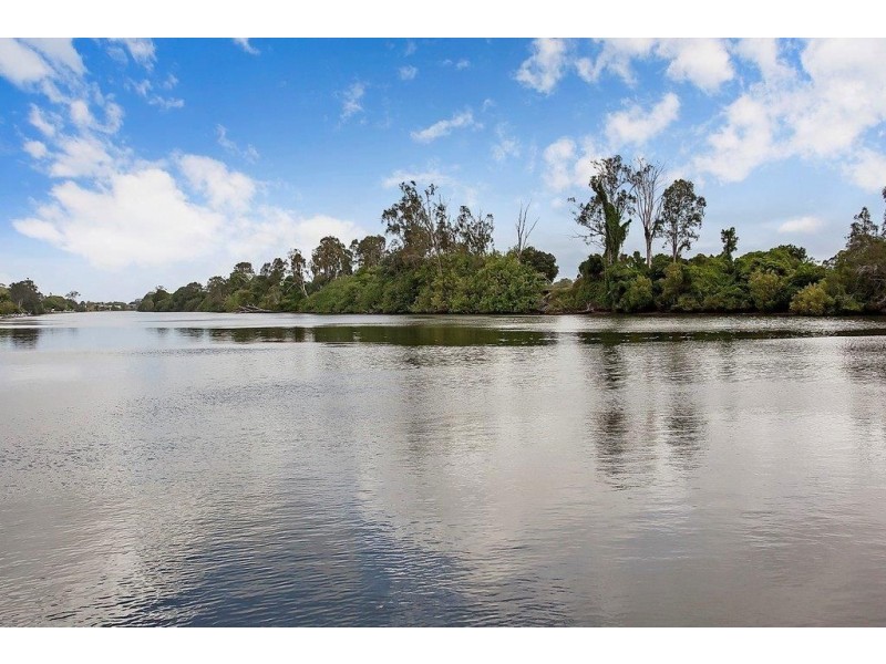 3 Riverbank Court, Ashmore QLD 4214