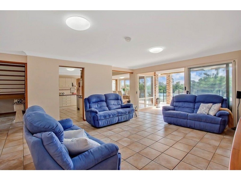 3 Riverbank Court, Ashmore QLD 4214