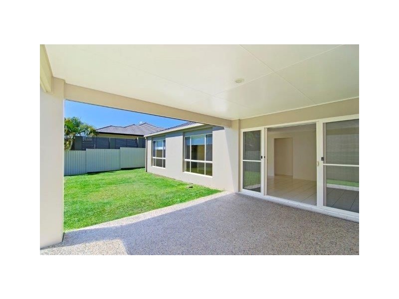 101 Tiger Drive, Arundel QLD 4214