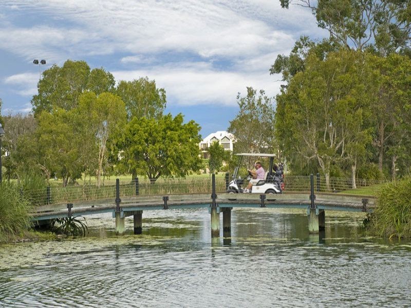 5073 Emerald Islands Drive, Carrara QLD 4211