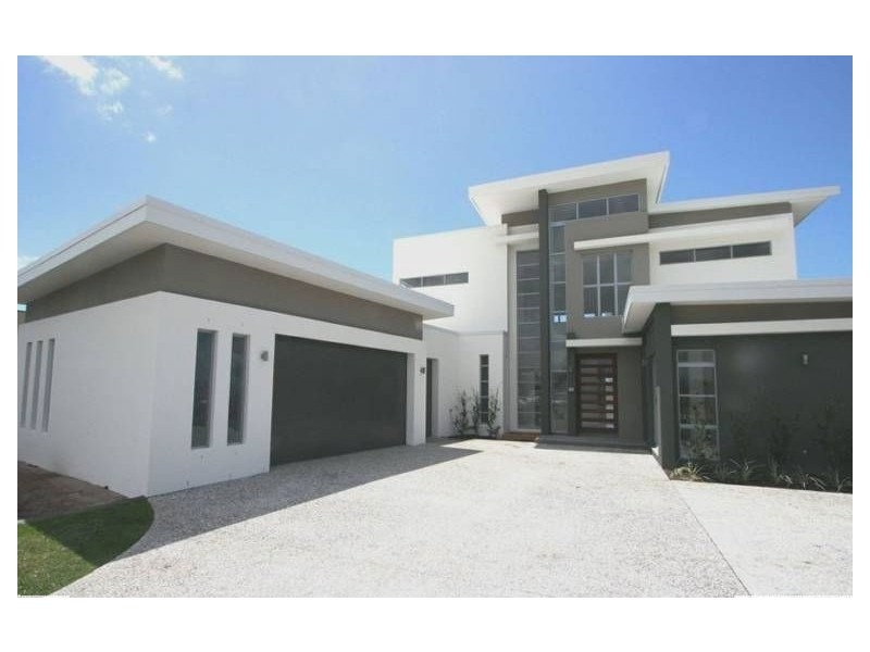 5073 Emerald Islands Drive, Carrara QLD 4211