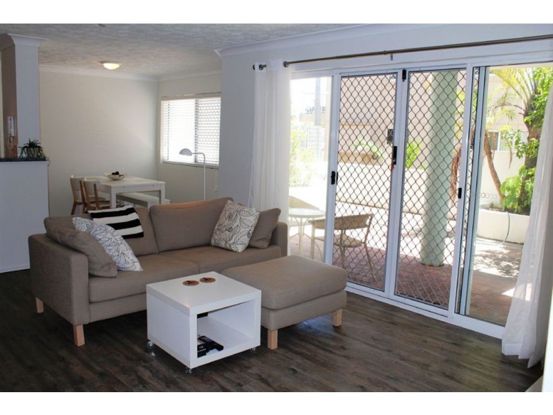 1/10 Jubilee Avenue, Broadbeach QLD 4218