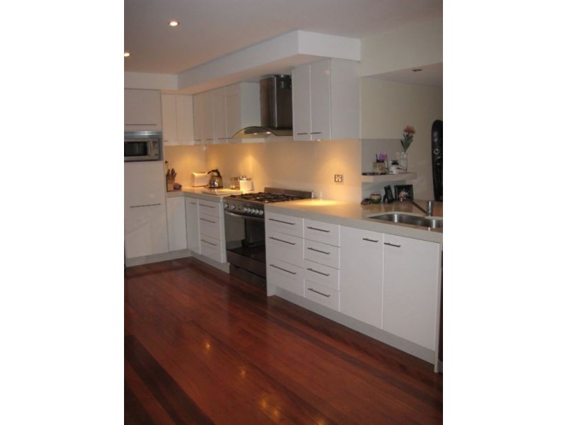 2 Bahia Court, Broadbeach Waters QLD 4218