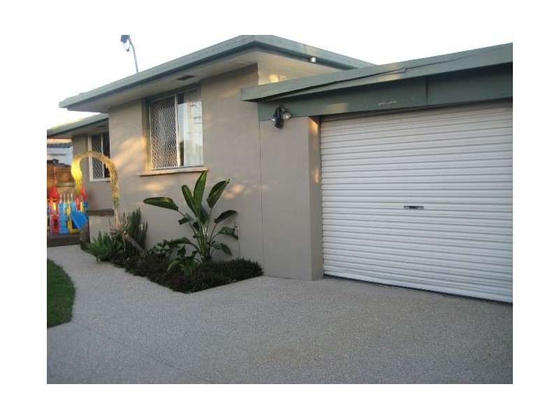 2 Bahia Court, Broadbeach Waters QLD 4218