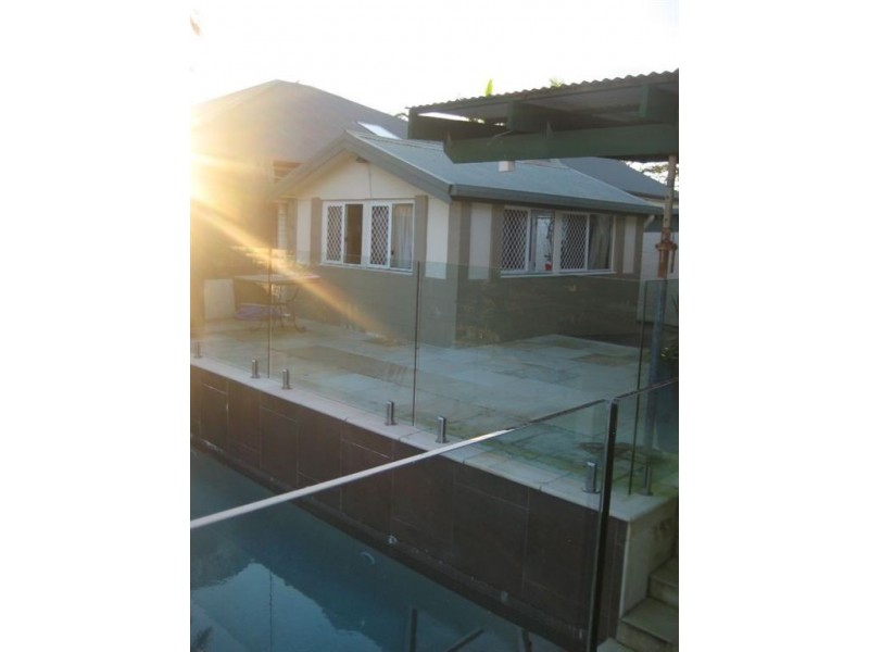 2 Bahia Court, Broadbeach Waters QLD 4218