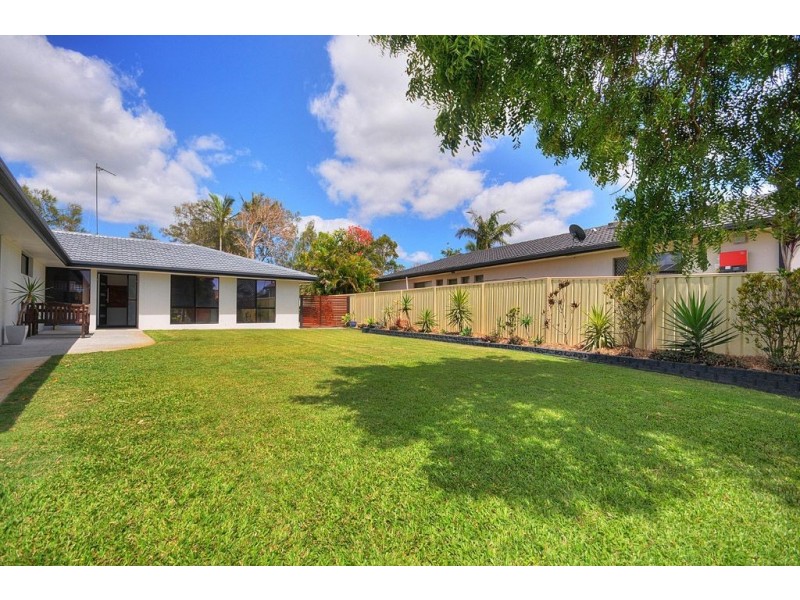 76 Barrier Reef Drive, Mermaid Waters QLD 4218