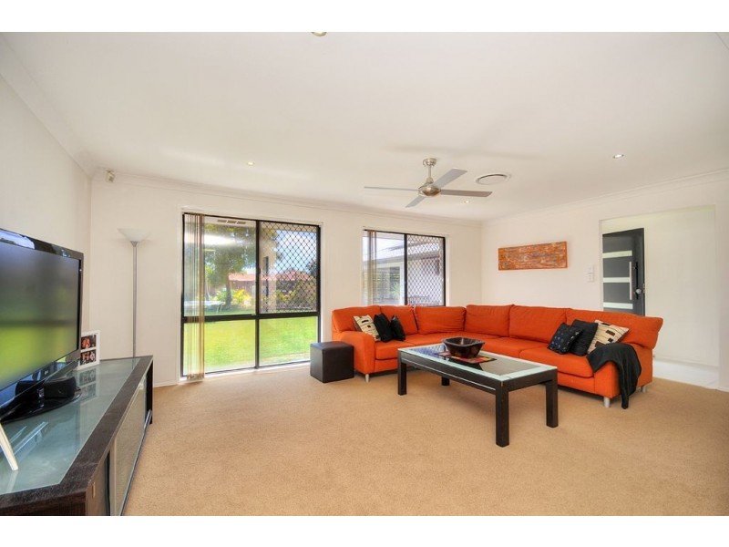 76 Barrier Reef Drive, Mermaid Waters QLD 4218