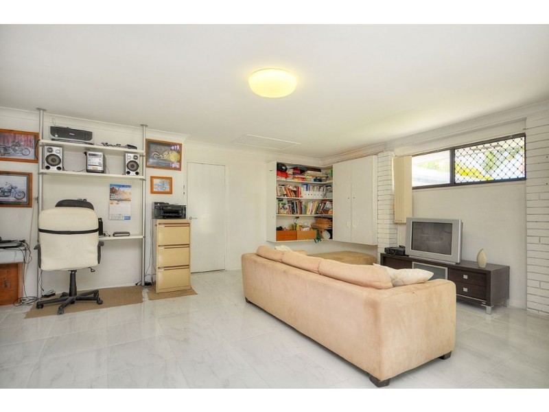 76 Barrier Reef Drive, Mermaid Waters QLD 4218