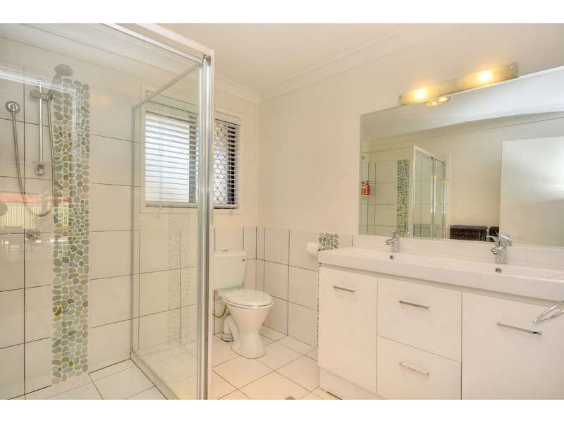 76 Barrier Reef Drive, Mermaid Waters QLD 4218