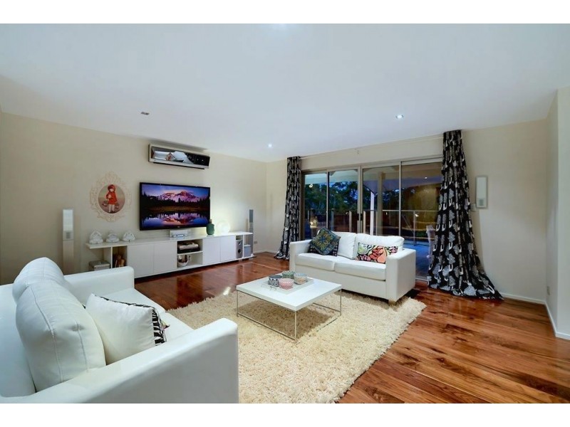 20 Kingsway Drive, Molendinar QLD 4214