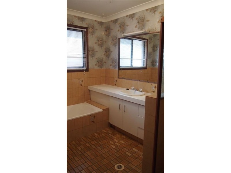 9 Pacific Boulevard, Broadbeach Waters QLD 4218