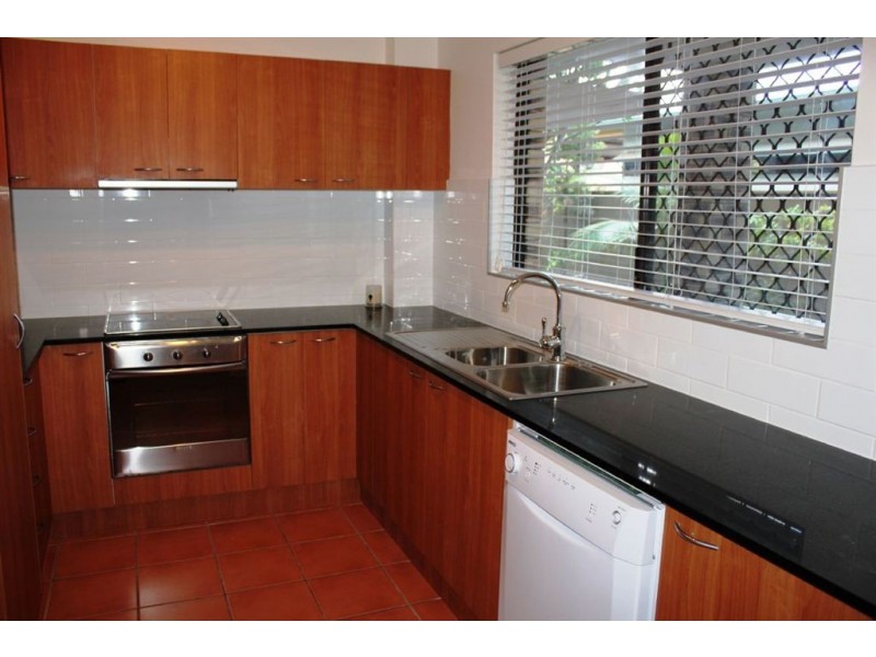 2/12 Fifteenth Avenue, Palm Beach QLD 4221