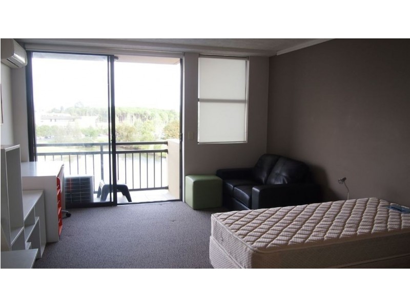 525/25 Lake Orr Drive, Varsity Lakes QLD 4227
