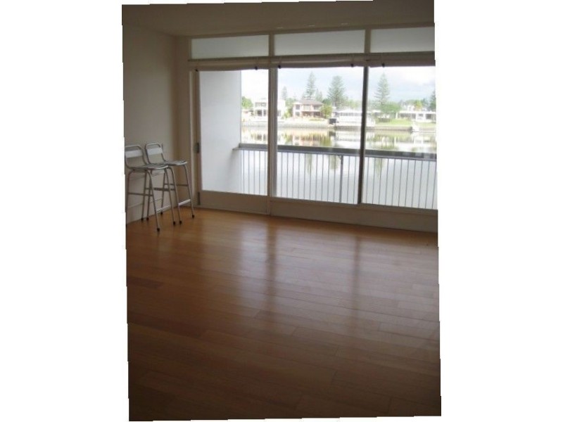 5/4 Holborow Close, Surfers Paradise QLD 4217