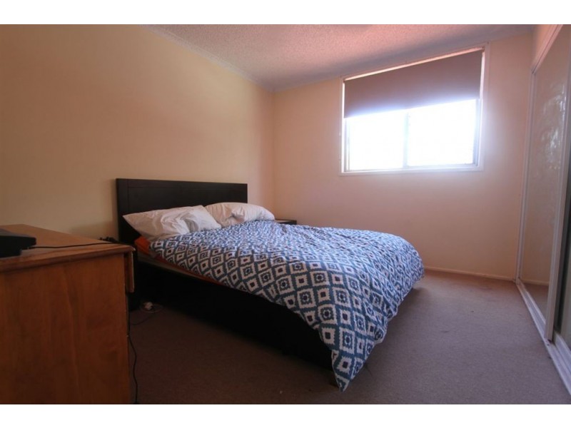 6 Tongarra Street, Southport QLD 4215