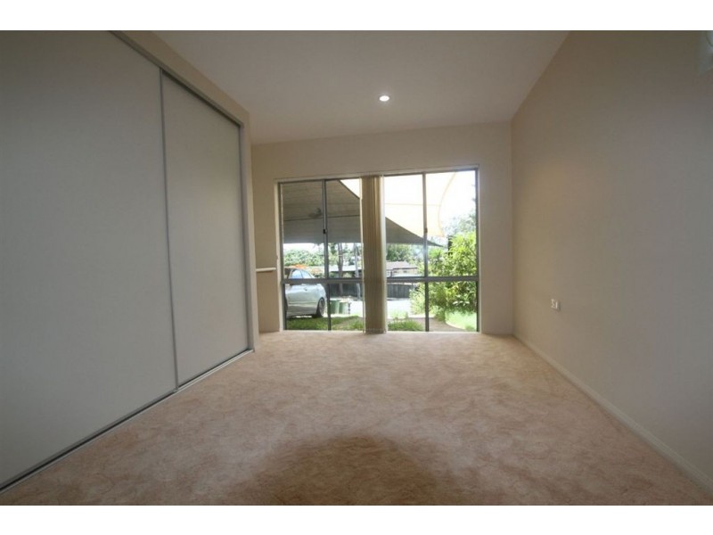 6 Tongarra Street, Southport QLD 4215