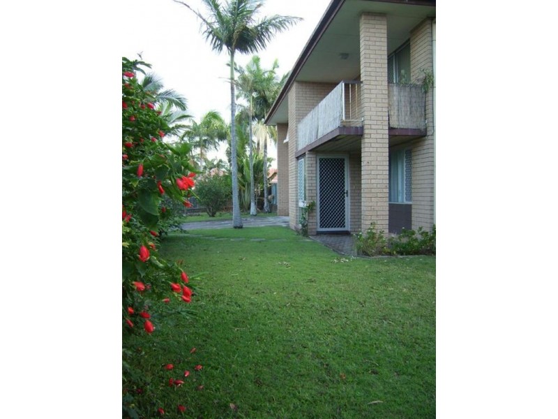 2/131 Rio Vista Boulevard, Broadbeach Waters QLD 4218