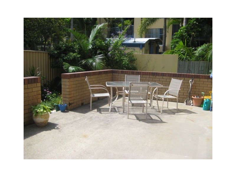 3/34 Alexandra Avenue, Broadbeach QLD 4218