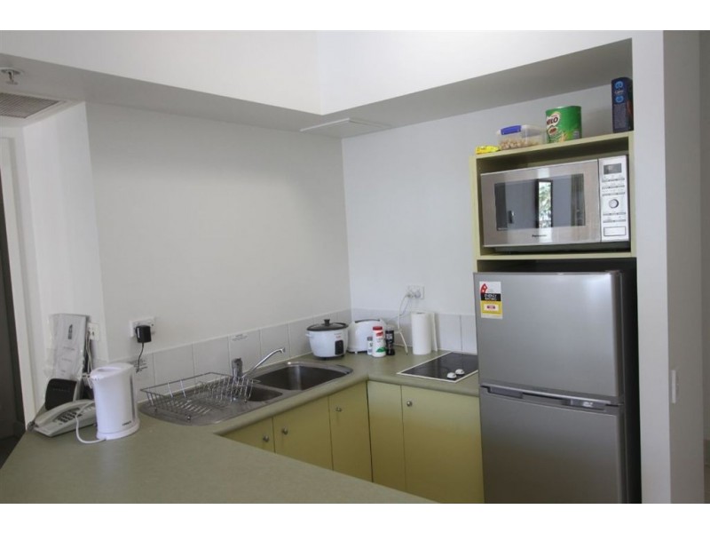 204/46 Pacific Street, Main Beach QLD 4217