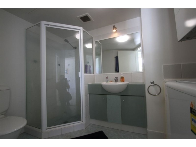 204/46 Pacific Street, Main Beach QLD 4217