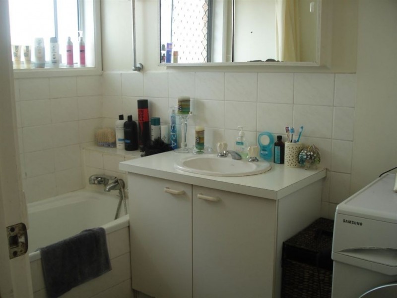 1/131 Rio Vista Blvd, Broadbeach Waters QLD 4218