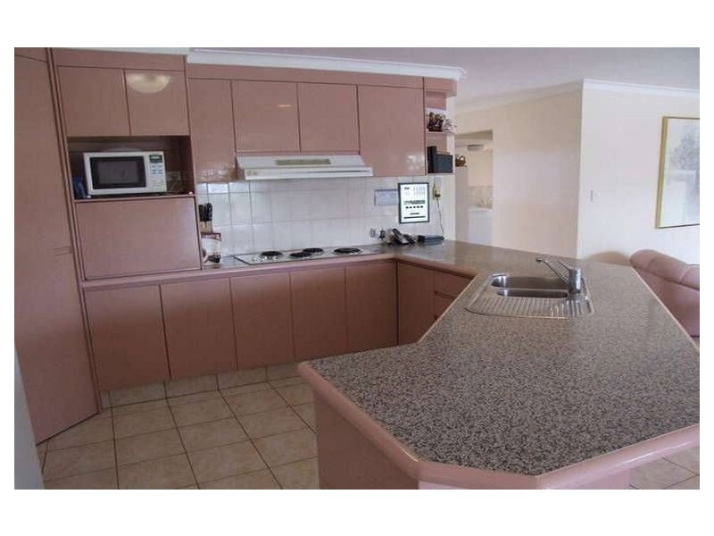 5 Cessnock Close, Mermaid Waters QLD 4218