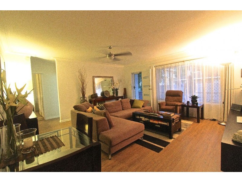 4/14 Weemala Street, Chevron Island QLD 4217