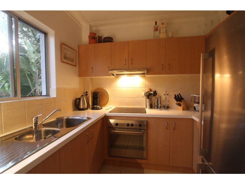 4/14 Weemala Street, Chevron Island QLD 4217