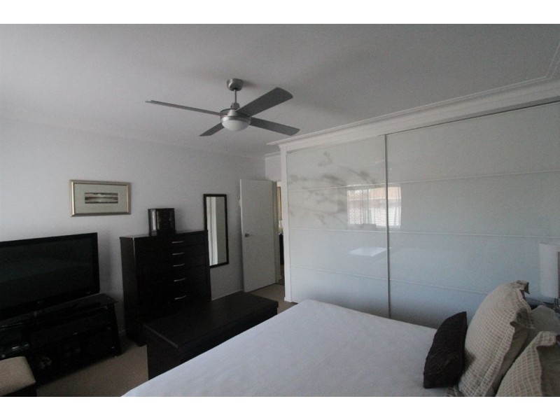 4/14 Weemala Street, Chevron Island QLD 4217