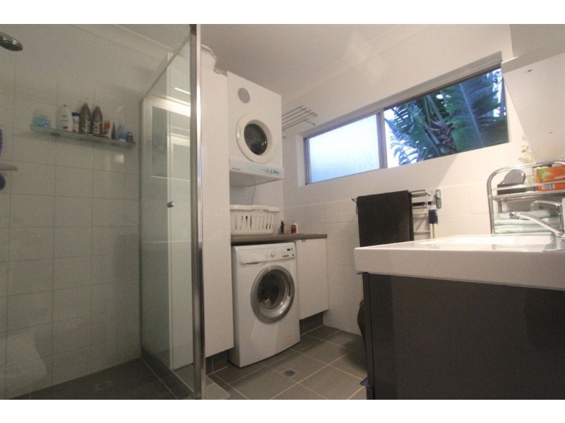 4/14 Weemala Street, Chevron Island QLD 4217