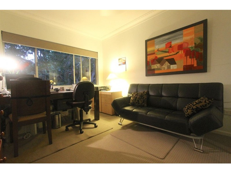 4/14 Weemala Street, Chevron Island QLD 4217