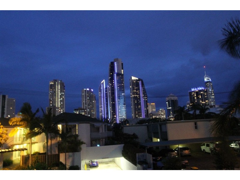 4/14 Weemala Street, Chevron Island QLD 4217